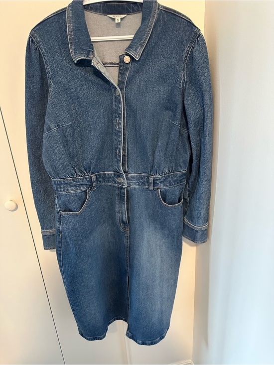 Reitmans Dresses & Skirts - Reitmans Light Blue Denim Jeans